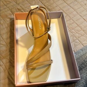 Women's Heels - Elegant Tan NEW